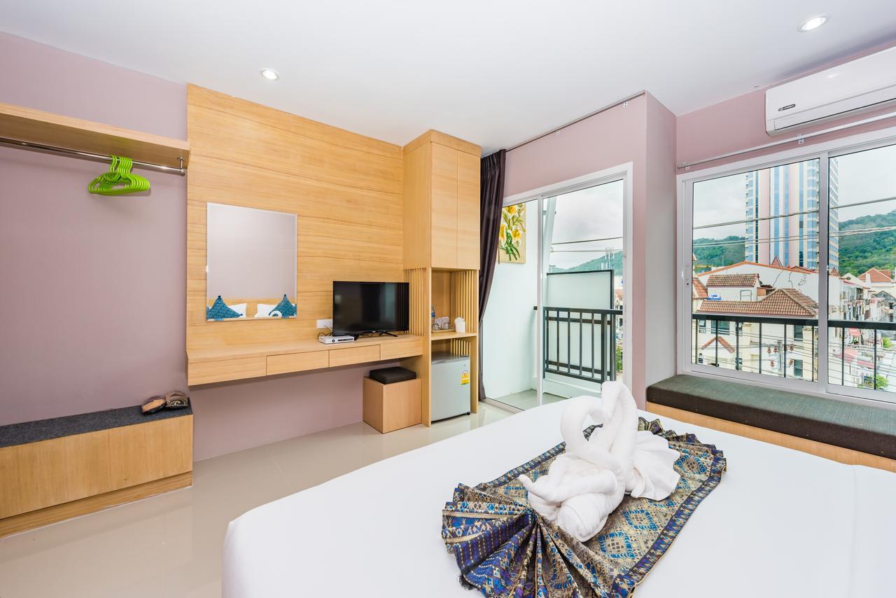 Royal Luxury Hotel Patong Buitenkant foto