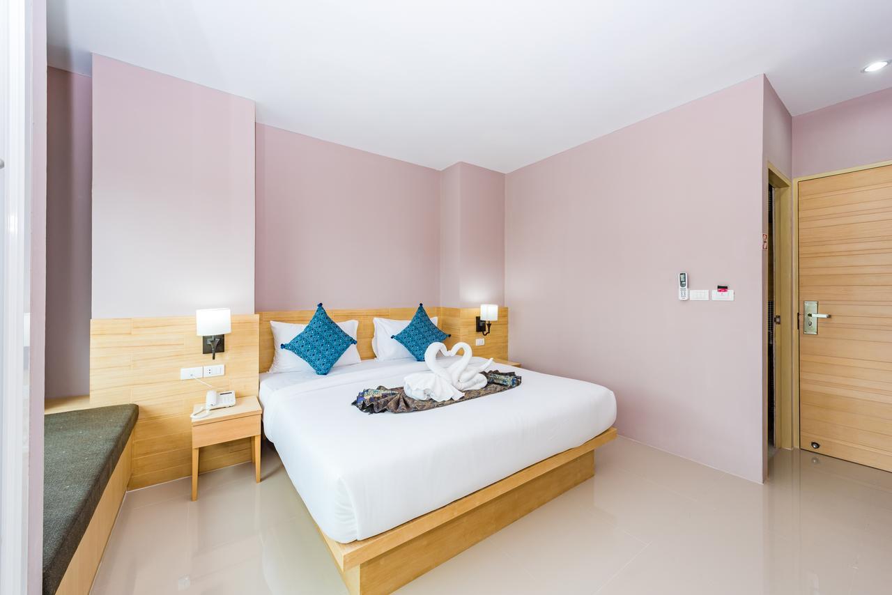 Royal Luxury Hotel Patong Buitenkant foto