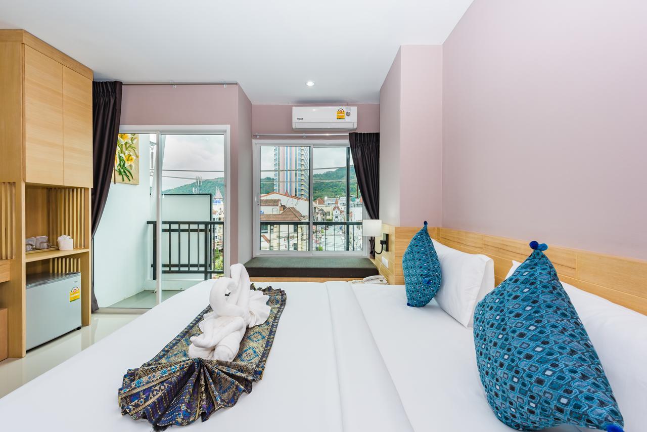 Royal Luxury Hotel Patong Buitenkant foto