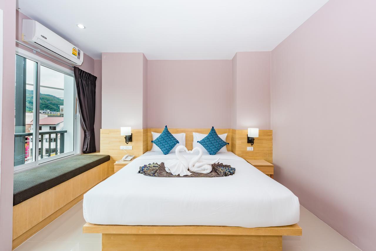 Royal Luxury Hotel Patong Buitenkant foto