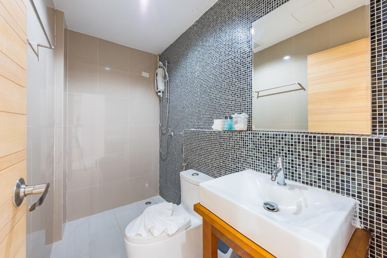 Royal Luxury Hotel Patong Buitenkant foto