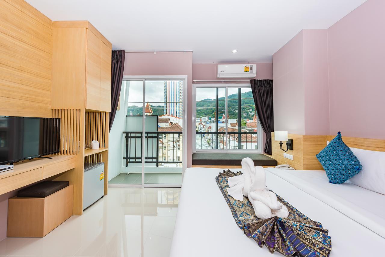 Royal Luxury Hotel Patong Buitenkant foto