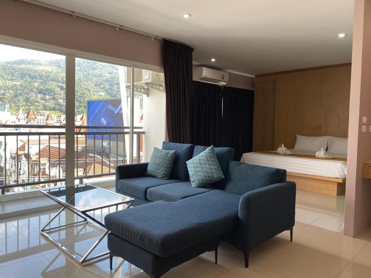 Royal Luxury Hotel Patong Buitenkant foto